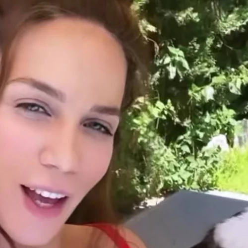 Κατερίνα Στικούδη | Ανέβασε στιγμιότυπα με μαγιό μετά τις φήμες περί εγκυμοσύνης