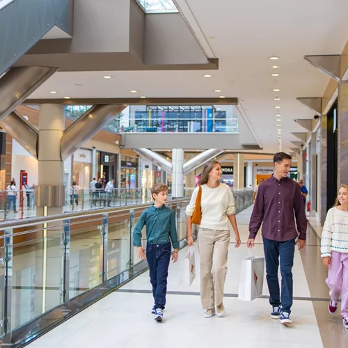 Ζήσε τη μοναδική εμπειρία των χειμερινών εκπτώσεων στα εμπορικά κέντρα της LAMDA Development