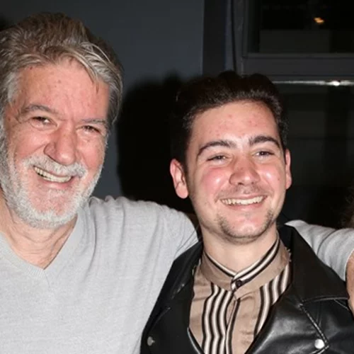 Φίλιππος Σοφιανός | Η σπάνια εμφάνιση με τον 23χρονο γιο του - Η εκπληκτική ομοιότητά τους