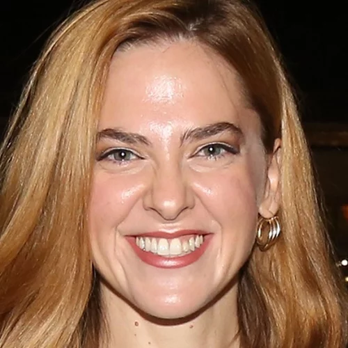 Η τραγουδίστρια Ρένα Μόρφη εξηγεί γιατί παντρεύτηκε στην Κούβα