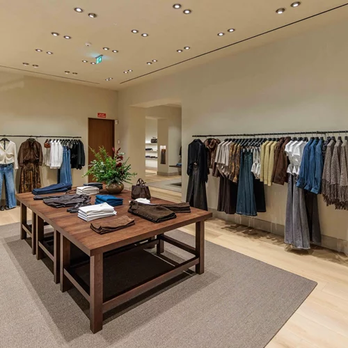 Το νέο κατάστημα της Massimo Dutti στον Πειραιά υπόσχεται κάτι παραπάνω από shopping