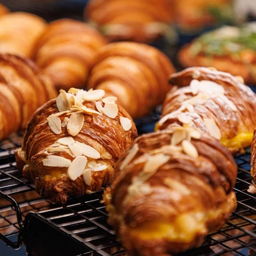 Φτιάξε εύκολα και γρήγορα κρουασάν με γέμιση πραλίνα | Με μόνο 8 υλικά