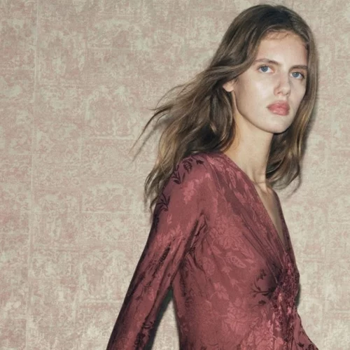 Τα διάσημα φορέματα της νέας σεζόν που θα βρεις με έκπτωση στη Zara