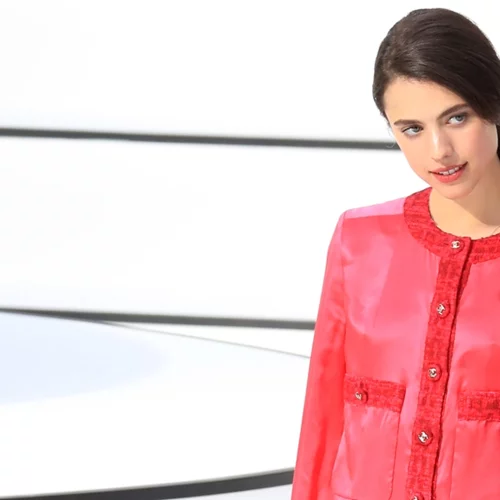 Margaret Qualley | Γιατί μιλούν όλοι για την ambassador του οίκου Chanel