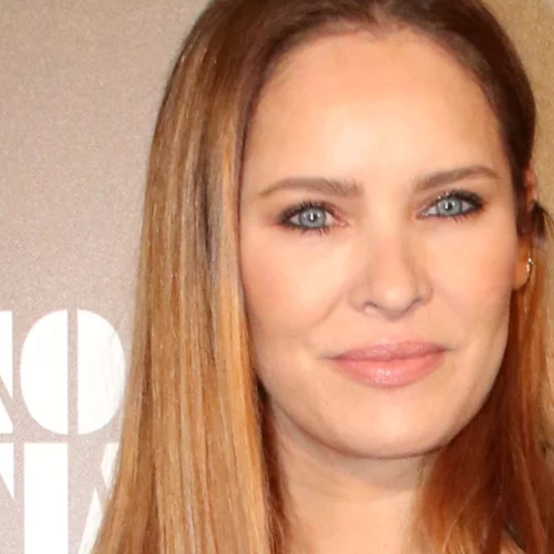 Anita Brand | Δύσκολες ώρες μετά τον θάνατο του πατέρα της (εικόνα)