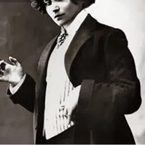 Colette | Η γυναίκα που αψηφούσε τους κανόνες και τα πρέπει και έζησε τη ζωή της, όπως ήθελε