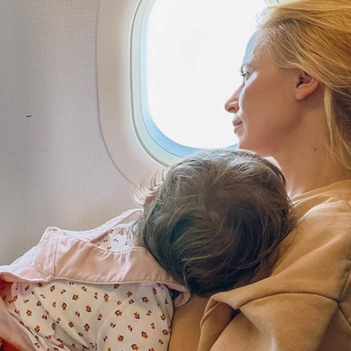 Η Νάντια Μπουλέ με τη μικρή Σεμέλη στο πρώτο τους ταξίδι στο εξωτερικό