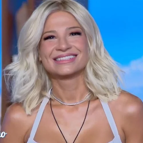 Η Φαίη Σκορδά έκανε πρεμιέρα στο Mega: "Έχουμε πολλά να πούμε και πολλά να σας πω"