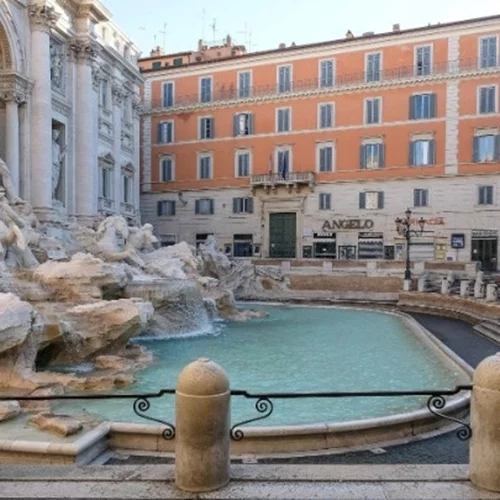 Οι τουρίστες δεν θα μπορούν, πλέον, να ρίχνουν κέρματα στη Fontana di Trevi