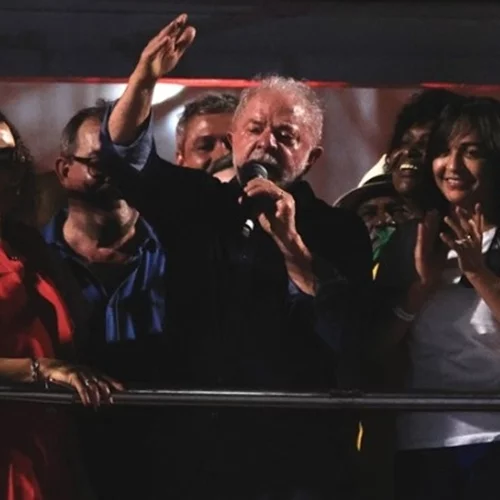 Ηγέτες σε όλο τον κόσμο χαιρετίζουν τη νίκη του Λούλα στις προεδρικές εκλογές στη Βραζιλία