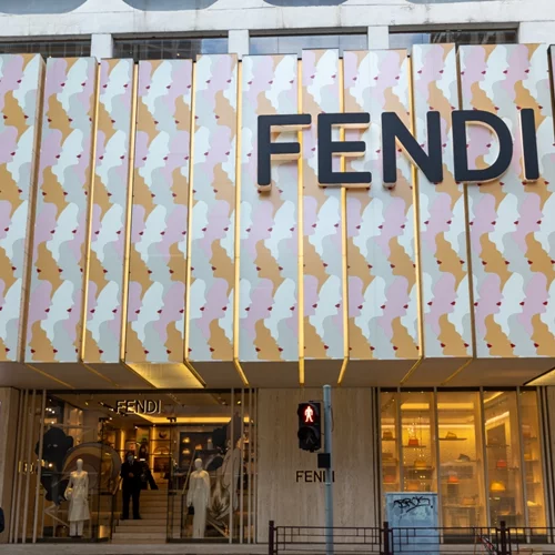 Το show ΑW23 του οίκου μόδας Fendi μετατράπηκε σε ένα γιγαντιαίο φλιπεράκι
