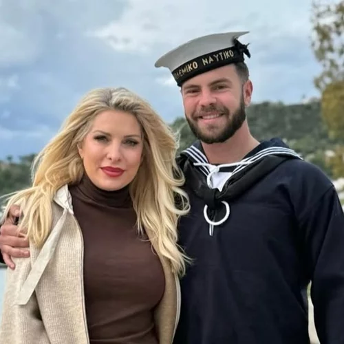 Έξοδος από το Ναυτικό για τον Άγγελο Λάτσιο | Η cozy χριστουγεννιάτικη βραδιά στο σαλόνι του