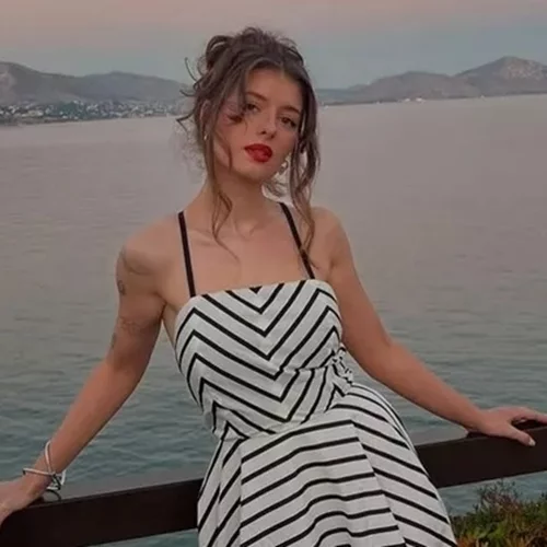 Εύη Δαέλη | Η άσκηση που ακολουθεί για γυμνασμένη πλάτη και γραμμωμένα χέρια