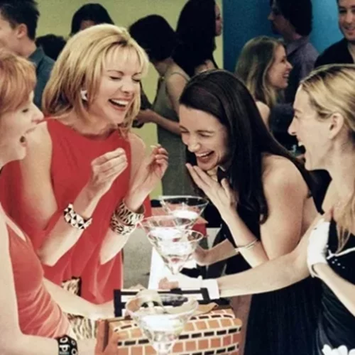 10+1 γυναικεία πρωταγωνιστικά καστ που λατρέψαμε στην TV τις τελευταίες δεκαετίες