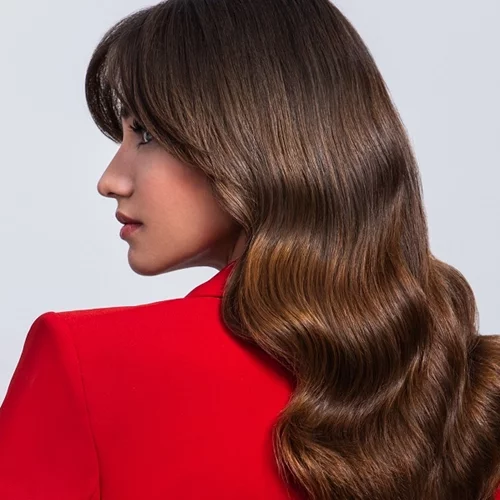 Silky hair all Christmas long | Η ρουτίνα περιποίησης που κάνει τα μαλλιά μοναδικά απαλά και λαμπερά