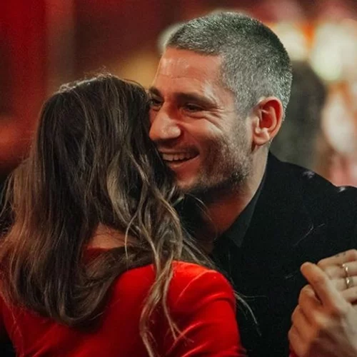 Εριέττα Κούρκουλου Λάτση - Βύρωνας Βασιλειάδης | Ανοίγουν το δωμάτιο - βεστιάριο του σπιτιού τους