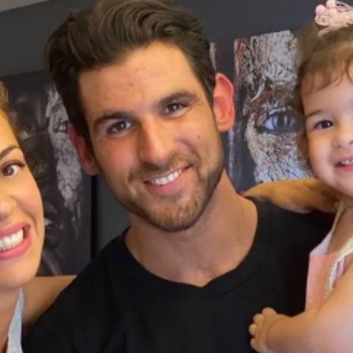 Ελένη Χατζίδου | Οι ευχές στον Ετεοκλή Παύλου για τα γενέθλια του και η τούρτα-αφιέρωση στην κόρη τους