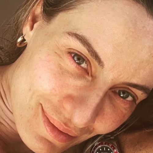 Η Ελεονώρα Μελέτη ποζάρει χωρίς μακιγιάζ στην αγκαλιά του άνδρα της