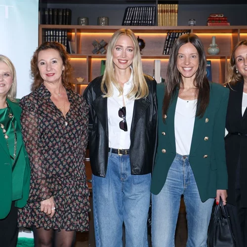 PAYOT | Ποιες διάσημες κυρίες συναντήσαμε στο launch event του ιστορικού beauty brand;