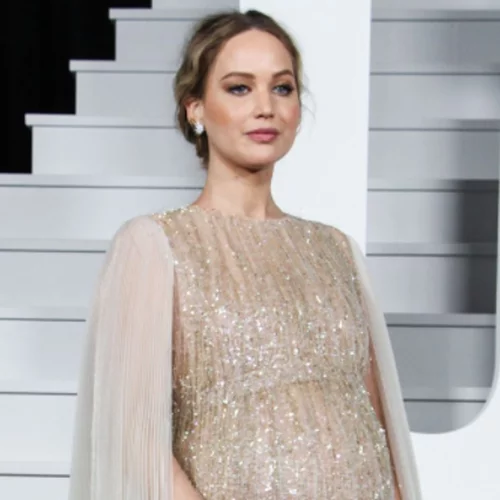 Jennifer Lawrence | Οι πρώτες φωτογραφίες με το μωρό της