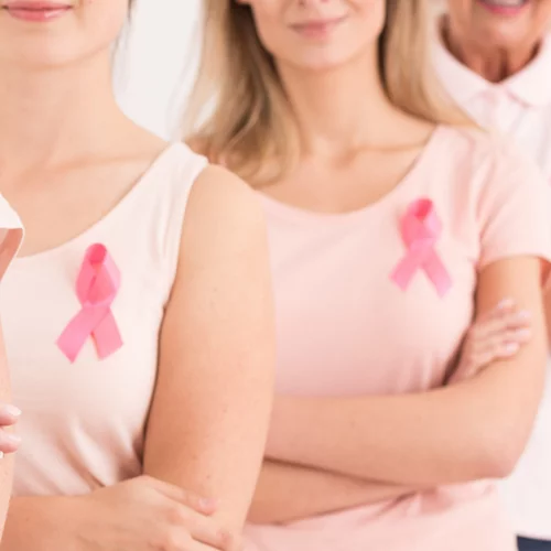 Η Estée Lauder Companies συνεχίζει δυναμικά τη δράση της ενάντια στον καρκίνο του μαστού