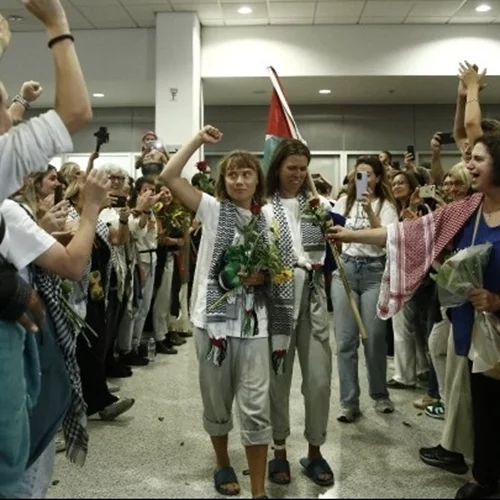ΥΠΕΞ | Στην Αθήνα οι 27 Έλληνες από το "Global Sumud Flotilla" - Μαζί τους και 134 πολίτες από 15 χώρες