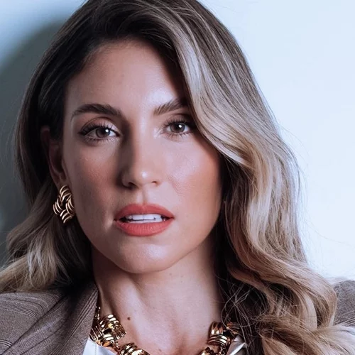 Αθηνά Οικονομάκου | H hair care συμβουλή της που δεν πρέπει απαραίτητα να ακολουθήσεις