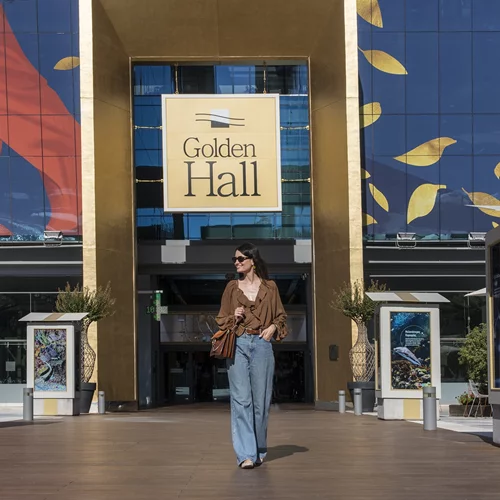 Ξεχωρίσαμε 8 μοναδικά items για τα πιο μοντέρνα office looks