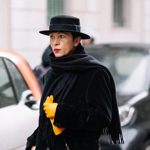 Bend It Like Melania | Πώς θα φορέσεις ένα καπέλο με κομψό τρόπο