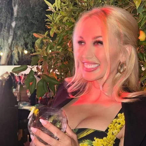 Κωνσταντίνα Σπυροπούλου | Το girly σύνολο που φόρεσε σε gourmet εστιατόριο για θαλασσινά