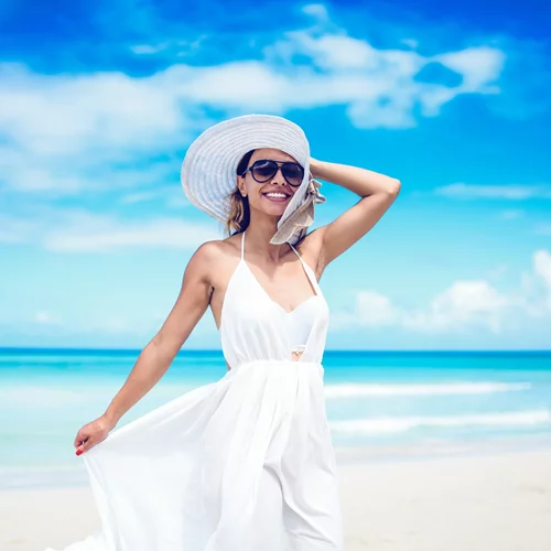 Τα φορέματα - καφτάνια που θα αναβαθμίσουν το στιλ των διακοπών σου