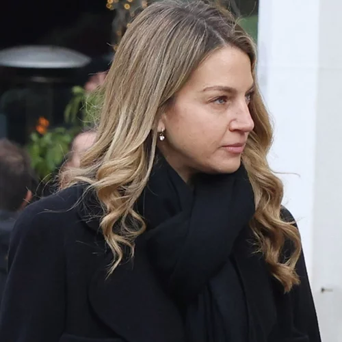 Χρυσή Βαρδινογιάννη | Το φόρεμα με κλασσικό κόψιμο από το brand που λατρεύει η Kate Middleton