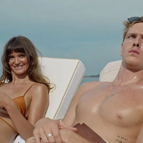 To Tρίγωνο της Θλίψης | Όταν η καλλονή πρωταγωνίστρια της ταινίας, Charlbi Dean, άφηνε την τελευταία της πνοή τον περασμένο Αύγουστο