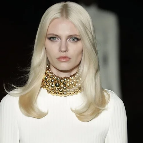 5 πολυτελή αρώματα με νότες καρύδας που θα λατρέψεις