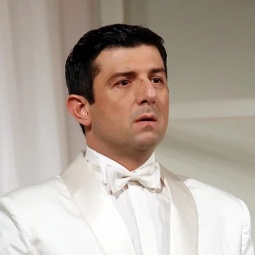 Μιχάλης Οικονόμου | "Είμαι ο αόρατος γονιός - Νομικά ο σύντροφός μου είναι ο μπαμπάς του παιδιού μας"