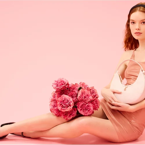 Amati e Ama | Η νέα καμπάνια Carpisa μοιράζεται ένα ουσιαστικό μήνυμα για την αγάπη