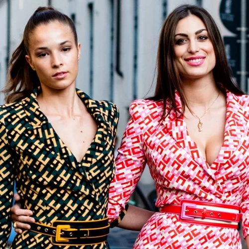 5 + 1 κολακευτικά φορέματα από τη Zara που τονίζουν τη μέση