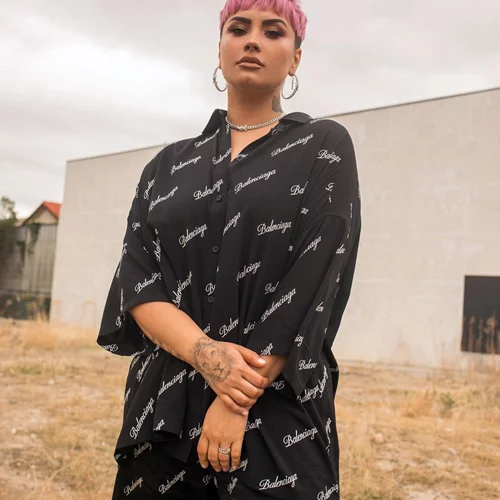 H Demi Lovato κάνει coming out ως "non binary" και εξηγεί τους λόγους της απόφασής της