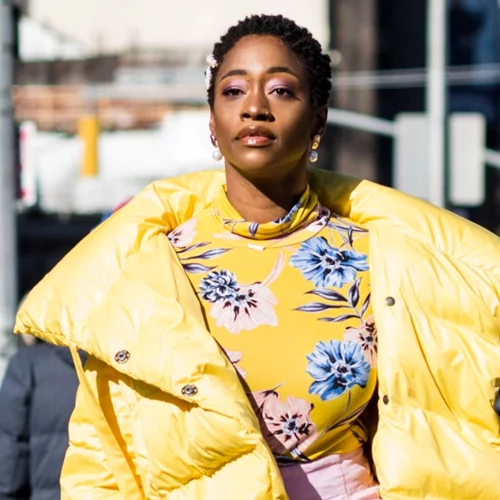 Street style Inspo | 8 τρόποι για να φορέσεις με στιλ ένα μπουφάν