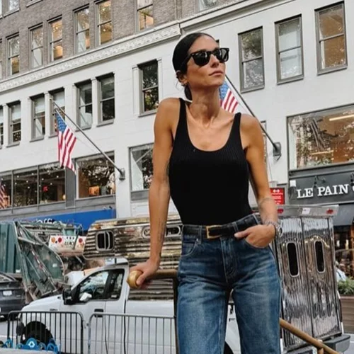 Η Σοφία Καρβέλα με το αγαπημένο μπικίνι των Γαλλίδων fashionistas