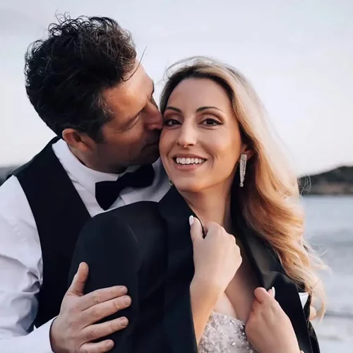 Ο Απόστολος Ρουβάς γαμπρός | Δημοσίευσε για πρώτη φορά φωτογραφίες από τον γάμο του με τη Φανή Γιαβρίδου