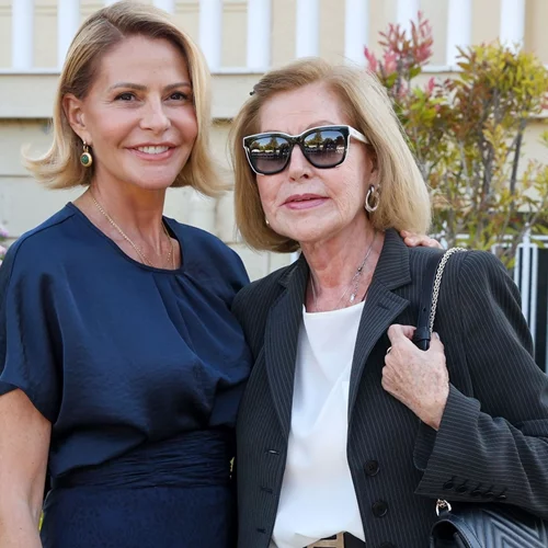 Η Τζένη Μπαλατσινού με τη μητέρα της, Σόνια σε νέα εμφάνιση | Μαζί σε φιλανθρωπικό event