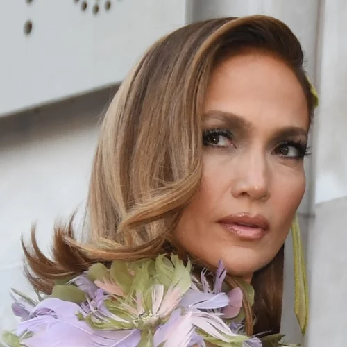 Real skin texture is beautiful | To viral video που αποκαλύπτει πώς δείχνει πραγματικά η επιδερμίδα των stars