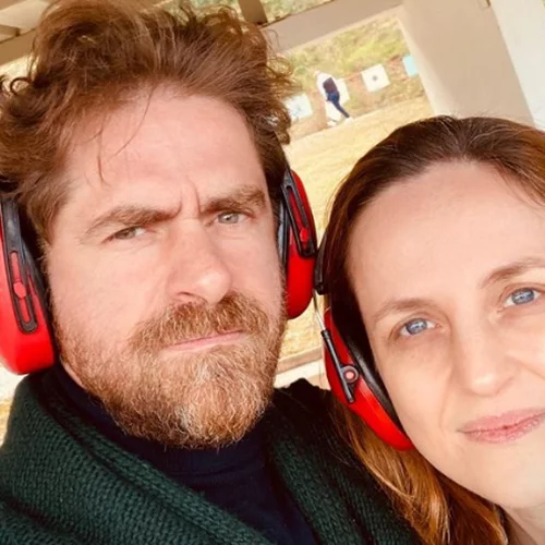 Δημήτρης Λάλος | Ο "Μαθιός" του Σασμού φωτογραφίζει τη σύζυγο και την κόρη του