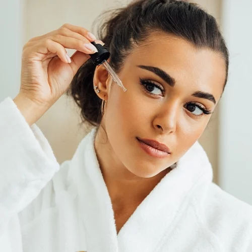 3 πολύ συχνά skincare λάθη που σε κάνουν να ξοδεύεις χωρίς λόγο χρήματα