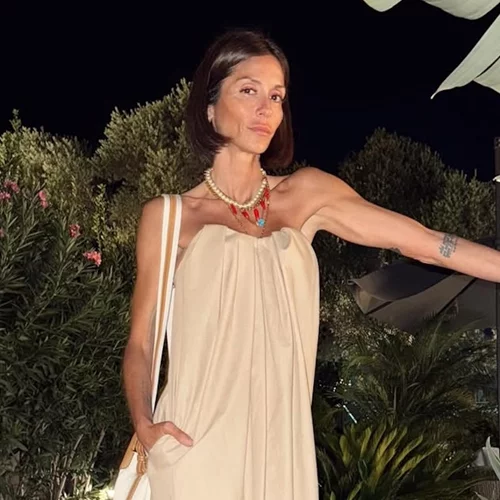 "Αγκαλιά με το αγόρι της" | Η Σοφία Καρβέλα στο πιο τρυφερό video με τον Νέστορά της