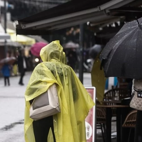Συνεχίζεται το κύμα κακοκαιρίας με χειμωνιάτικες θερμοκρασίες, καταιγίδες και χιόνια - Πότε επιστρέφει η άνοιξη