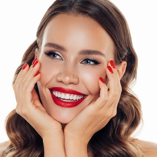 Αν θέλεις να ξεχωρίζεις, αυτό είναι το μανικιούρ που πρέπει να κάνεις τώρα