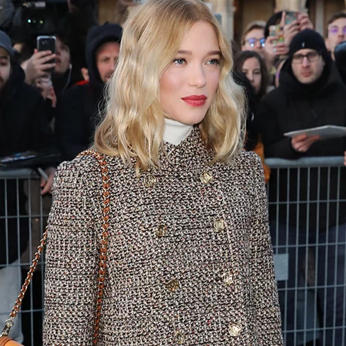 Οι σύγχρονοι τρόποι για να φορέσεις τη mini φούστα στη διάρκεια του φθινοπώρου