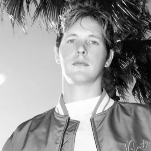 O Leon Of Athens επιστρέφει μουσικά και αναρωτιέται "Τι να 'ναι αυτό"